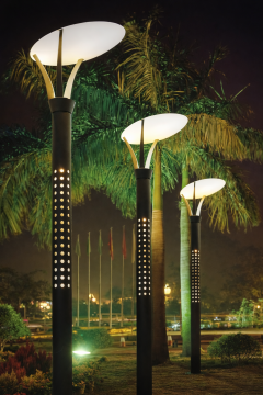 G Garden pole light